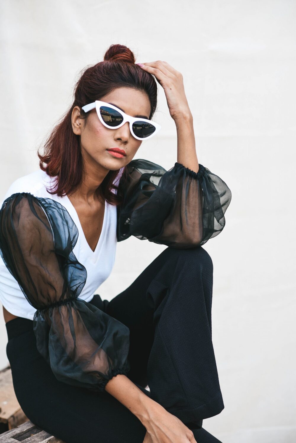 White Tshirt With Baggy Sleeves - Image 5